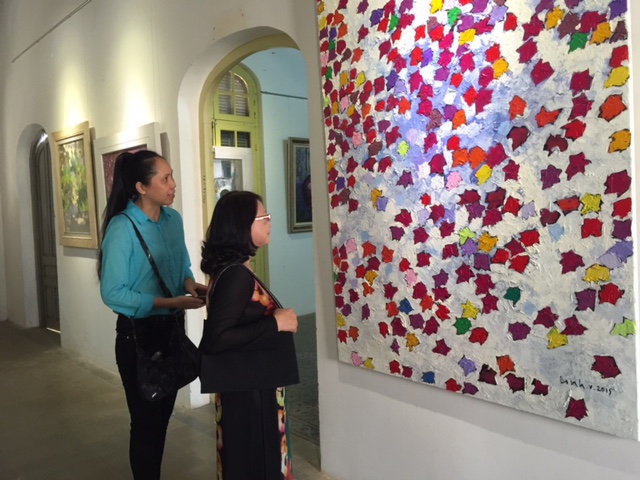 Khai mạc triển lãm “Hội tụ sắc màu”