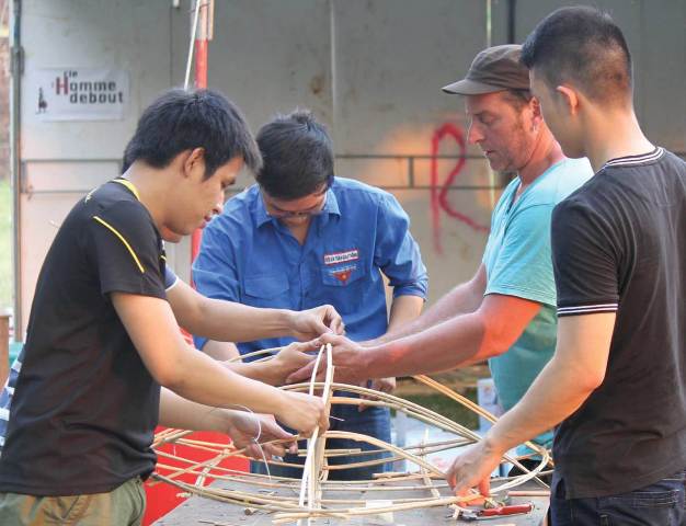 Góp sức trẻ cho ngày hội