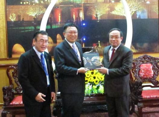 Phó Bí thư Tỉnh ủy, Chủ tịch UBND tỉnh tiếp xã giao các đoàn khách quốc tế