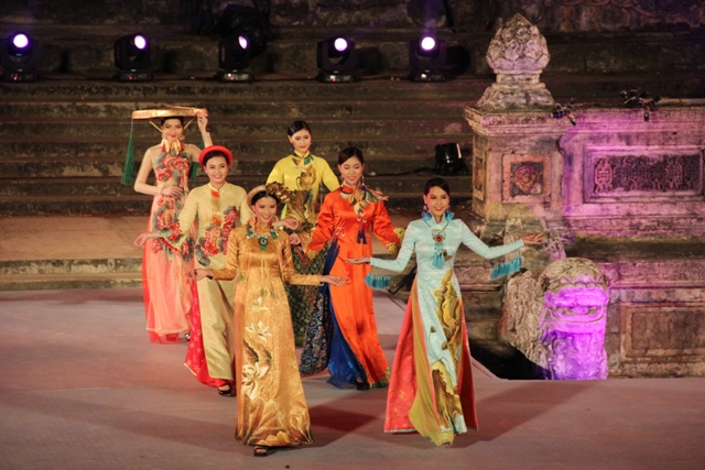 Mãn nhãn chương trình áo dài “Nơi huyền thoại bắt đầu”