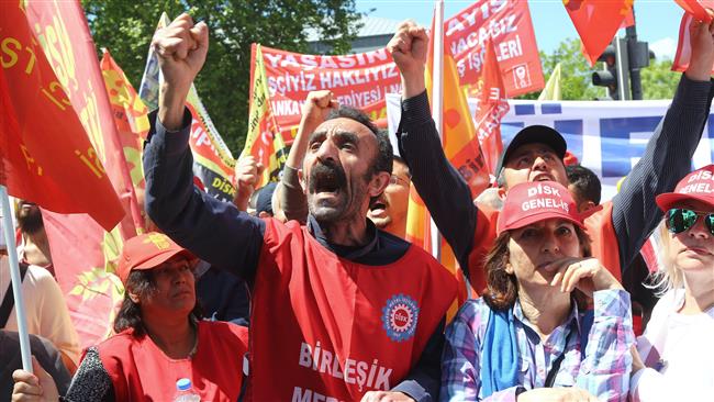 Công nhân kỷ niệm Ngày Quốc tế Lao động trên toàn thế giới