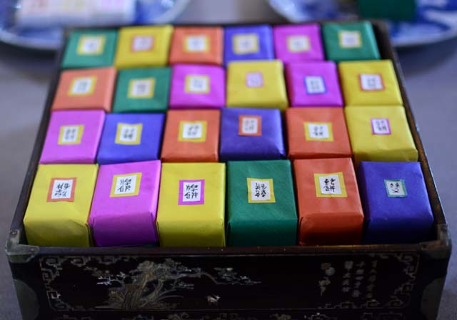 Gợi ký ức xưa với mứt bánh cung đình