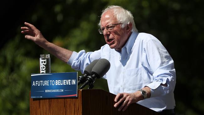 Ông Sanders có kế hoạch loại bỏ HIV vào năm 2025