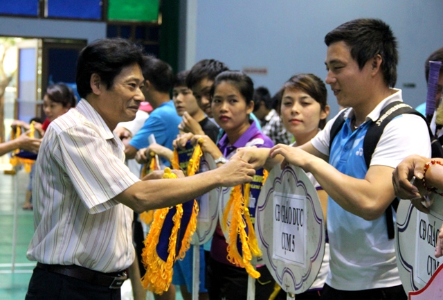 36 đơn vị tham dự giải cầu lông truyền thống CNVCLĐ TP Huế