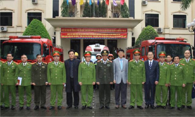 Hàn Quốc tặng 16 xe chữa cháy cho các nước đang phát triển