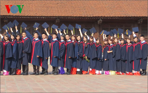 Trên 70 000 sinh viên sư phạm thất nghiệp Nhìn lại miễn giảm học phí