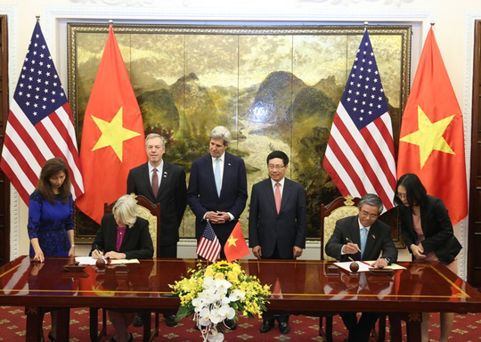 Ngoại trưởng Kerry chứng kiến ký Peace Corps vào Việt Nam