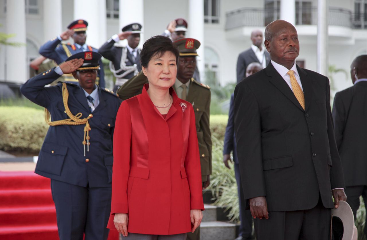 Hàn Quốc và Uganda ký kết các thỏa thuận hợp tác quan trọng