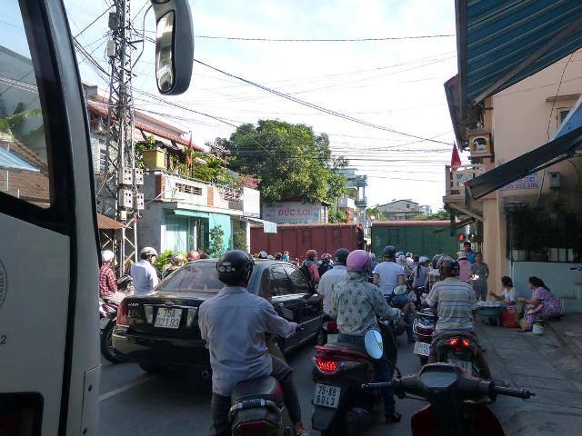 Tìm giải pháp cho giao thông đô thị