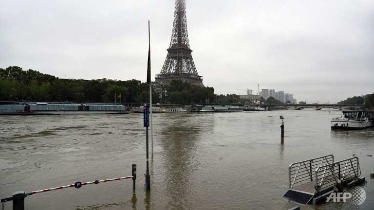 Lũ lụt gây hỗn loạn ở Pháp, Đức