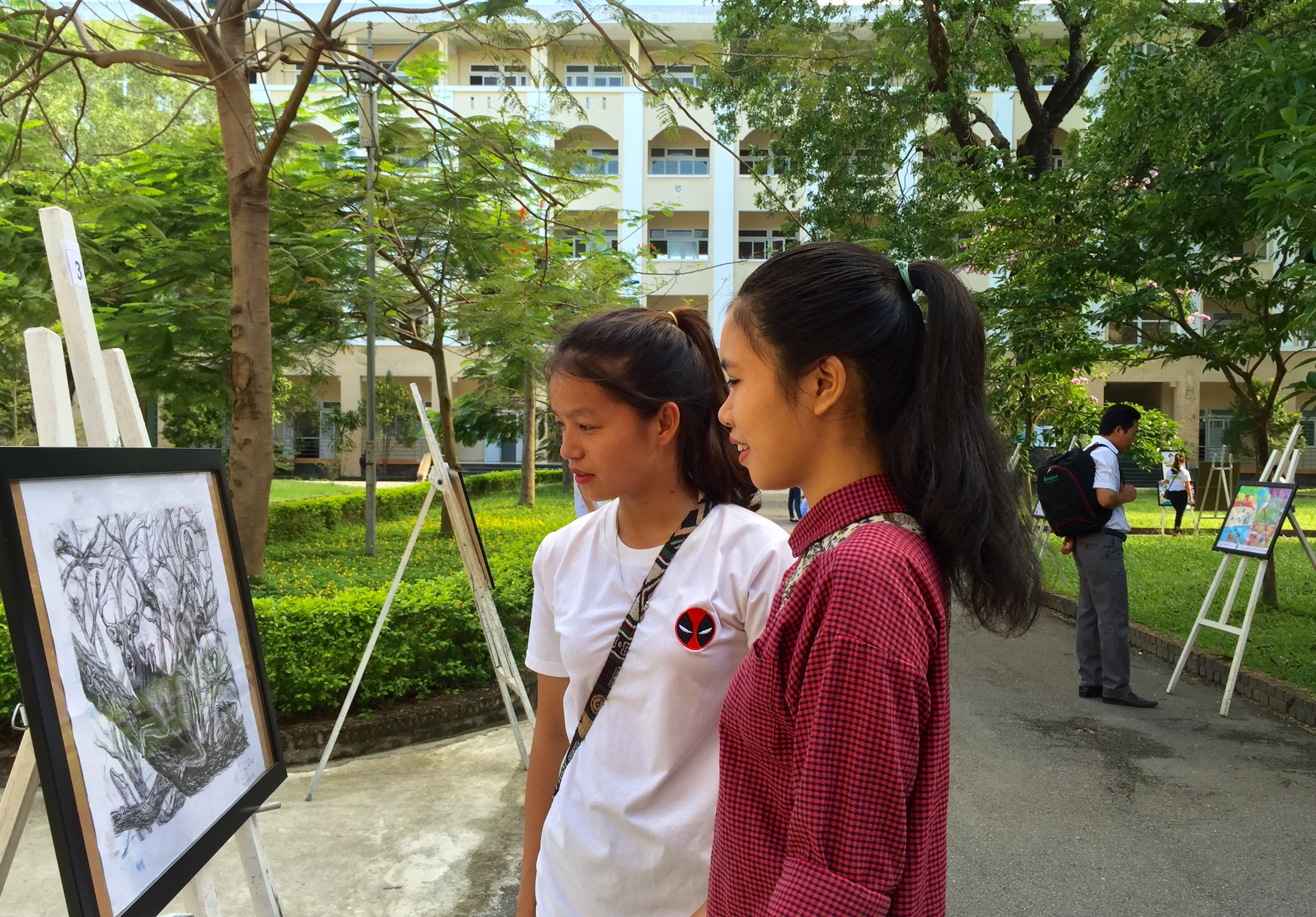 Khai mạc Triển lãm “Đồng sáng tạo nghệ thuật năng lượng tái tạo”