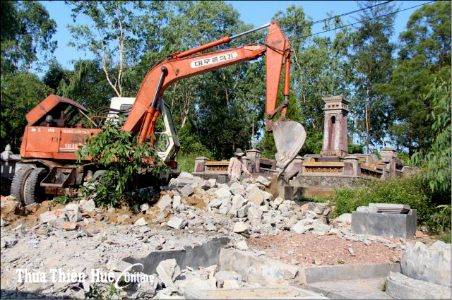 Tháo dỡ công trình lấn chiếm di tích lăng mộ Thái Phiên – Trần Cao Vân