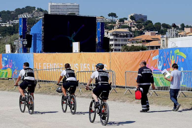 Euro 2016 Pháp lo sợ các mục tiêu mềm bị tấn công khủng bố