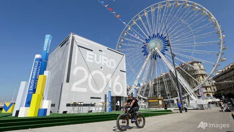 Pháp ra mắt ứng dụng cảnh báo khủng bố trên điện thoại di động