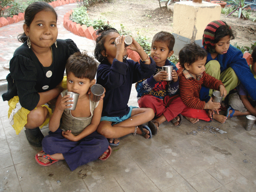 1 3 trẻ em ở các nước nghèo không đáp ứng được các mốc phát triển cơ bản về thần kinh