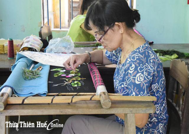 Thêu Thuận Lộc Khó đủ đường