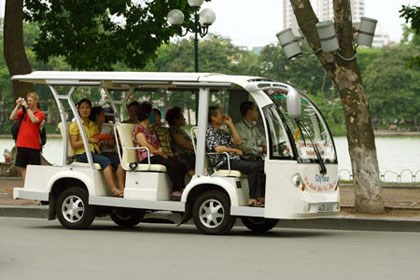 Bộ GTVT xin Thủ tướng cho phép gần 1 500 xe điện được chạy trong vùng hạn chế