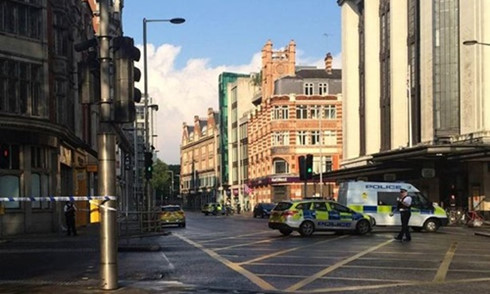 Cảnh sát Anh cho nổ tung ôtô khả nghi ở trung tâm London