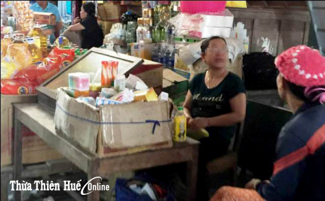 Thuốc tây bày bán như  rau