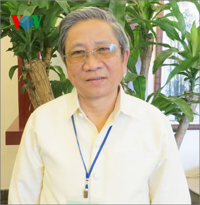 Xuất bản nhiều bộ sách giáo khoa Luật Giáo dục chưa phù hợp