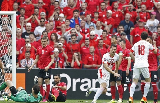 Tung đòn phủ đầu, Thụy Sĩ hạ gục nhanh Albania