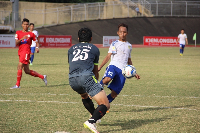 Kết thúc lượt đi, CLB Bóng đá Huế tụt xuống nửa cuối bảng xếp hạng