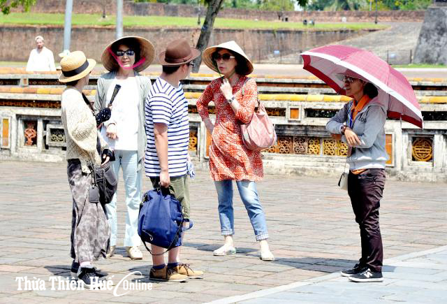 “Nhảy” việc ở ngành du lịch