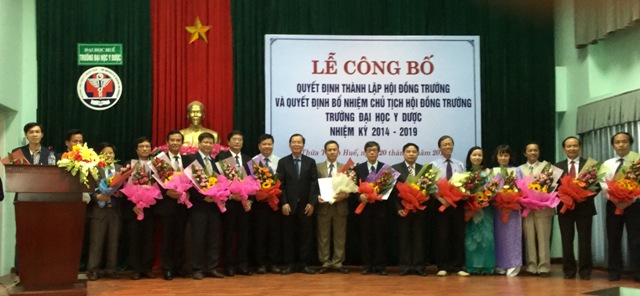 Công bố Quyết định thành lập Hội đồng trường và bổ nhiệm Chủ tịch Hội đồng trường Trường đại học Y Dược Huế
