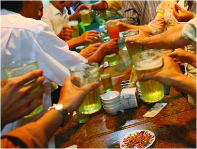 Hệ lụy nguy hiểm cho gan vì bia rượu, thực phẩm bẩn