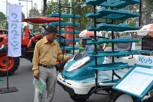 Cơ giới hóa nông nghiệp Việt Nam bị các nước châu Á “bỏ xa”