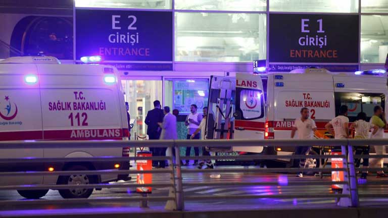 Đánh bom tự sát gây chấn động sân bay Thổ Nhĩ Kỳ