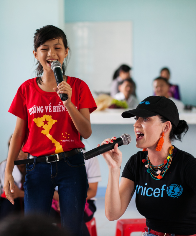 Katy Perry tiết lộ việc làm đầy cảm xúc ở Việt Nam