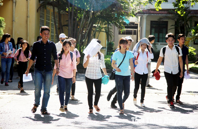 Kỳ thi THPT Quốc gia 2016 Hào hứng ngày làm thủ tục