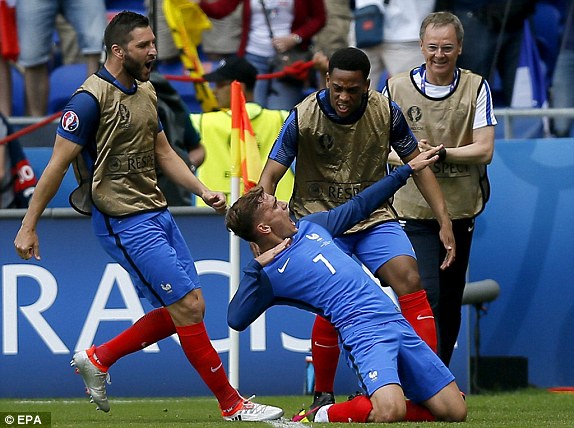 Tứ kết Euro 2016 “Gà” gãy cựa hay “băng” tan