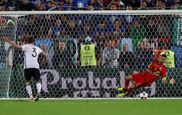 Đức hóa giải lời nguyền