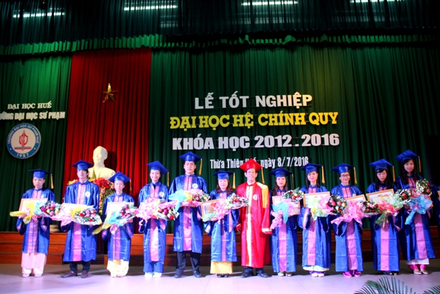 Gần 1 500 sinh viên Sư phạm Huế tốt nghiệp đợt 1, niên khóa 2012 -2016