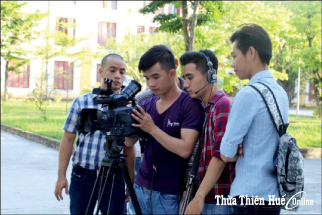 CLB Báo chí - nơi sinh viên báo chí thực hành