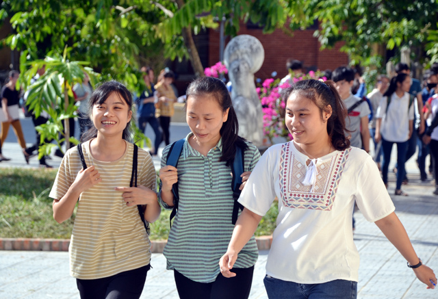 86 thí sinh làm thủ tục