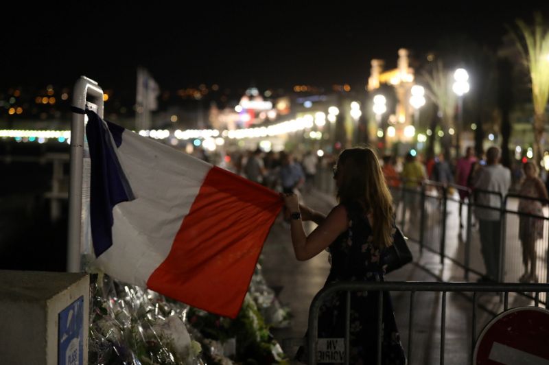 Pháp dự kiến gia hạn tình trạng khẩn cấp sau vụ tấn công ở Nice