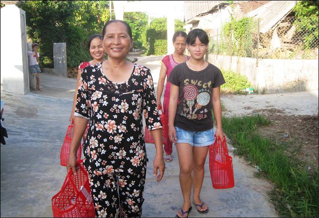 Đi chợ cùng làn nhựa