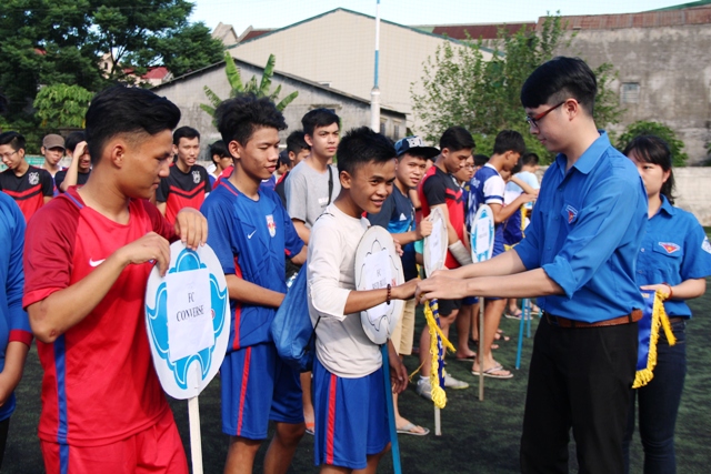 Khai mạc giải bóng đá tranh cúp học sinh TP Huế 2016