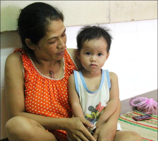 Nỗi lo của nữ bệnh nhân nhận con nuôi ở bệnh viện