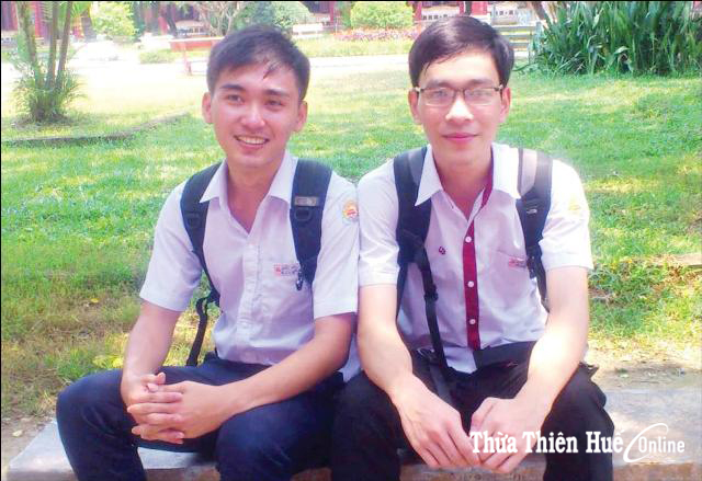 Cậu học trò nghèo và điểm 10 môn hóa