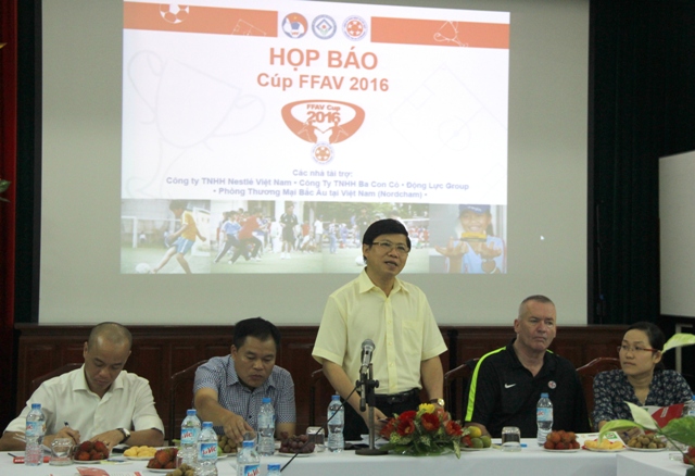 349 đội bóng tham dự Cúp FFAV 2016