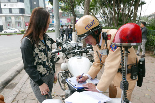 Tăng mức phạt hơn 100 hành vi vi phạm giao thông Vẫn còn tranh luận