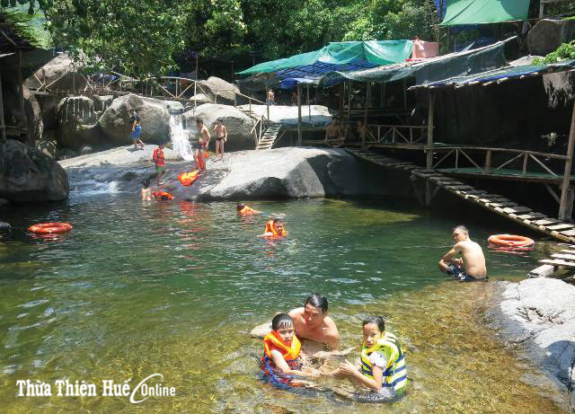 An toàn cho các khu du lịch sông suối