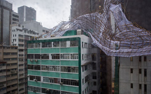 Bão Nida đổ bộ, Hong Kong đóng cửa thị trường chứng khoán