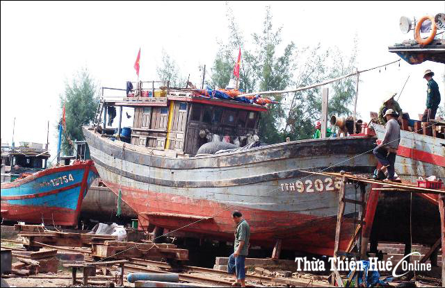Mặt bằng đóng tàu xa bờ quá tải