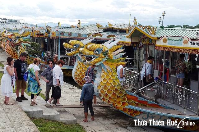 Mạnh tay làm sạch môi trường du lịch