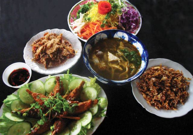 Đến Huế ăn chay